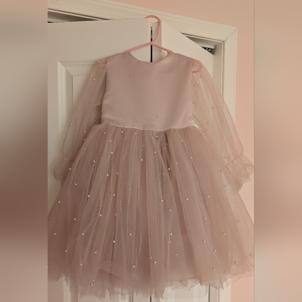 Elegant Pink Tulle Dress with Pearl Accents